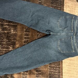 Diesel girls jeans 
Not worn 
Size 28
